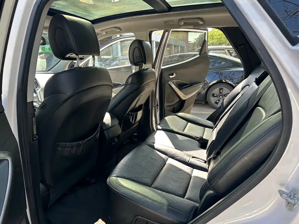Hyundai Santa Fe (Import) — миниатюра 10