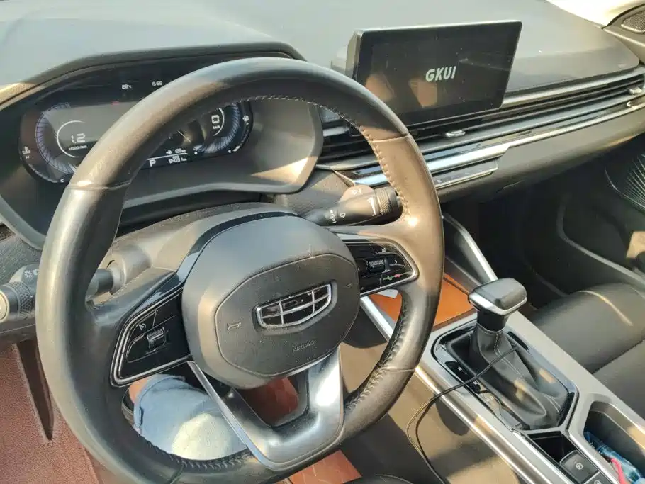 Geely Emgrand — миниатюра 12