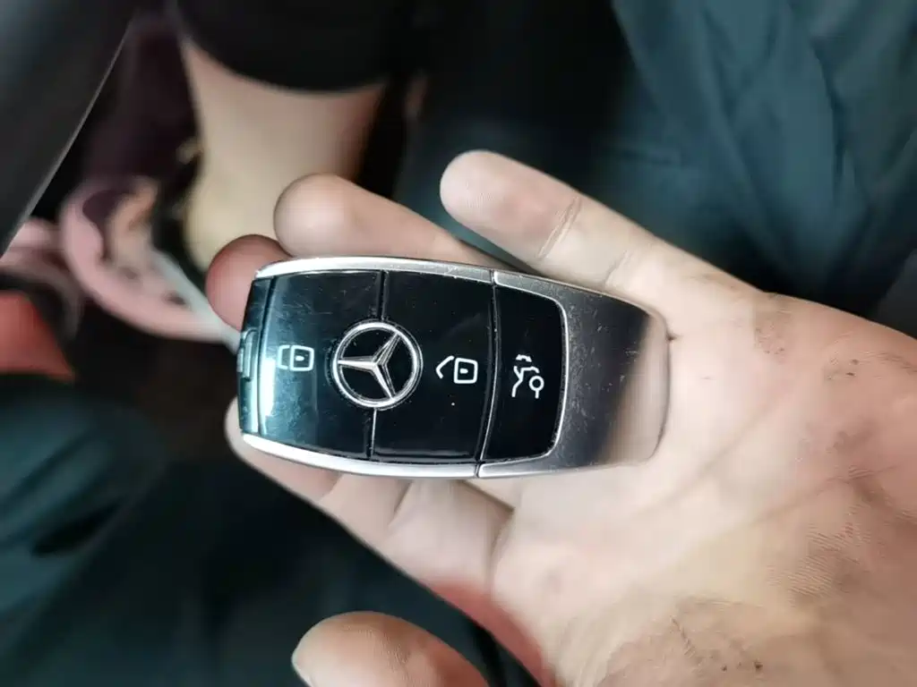 Mercedes-Benz E-Class — миниатюра 9