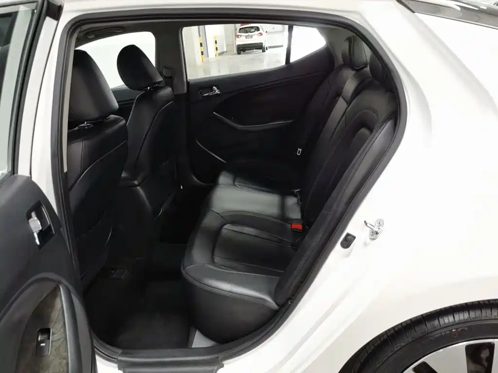 Kia K5 — миниатюра 15