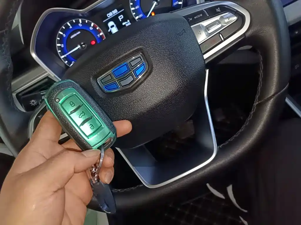 Geely Vision X3 — миниатюра 9