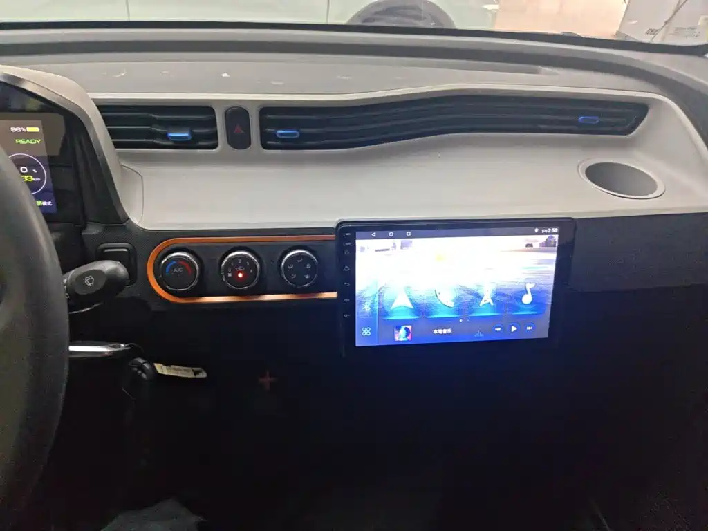 Wuling MINIEV — миниатюра 13