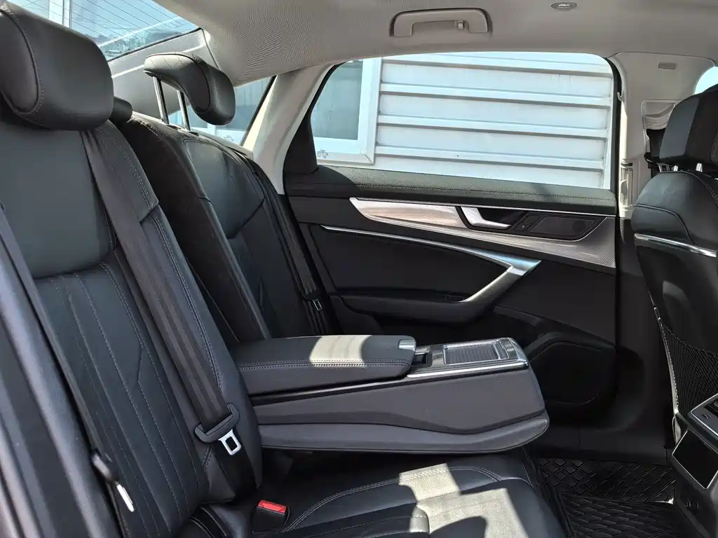Audi A6L — миниатюра 7