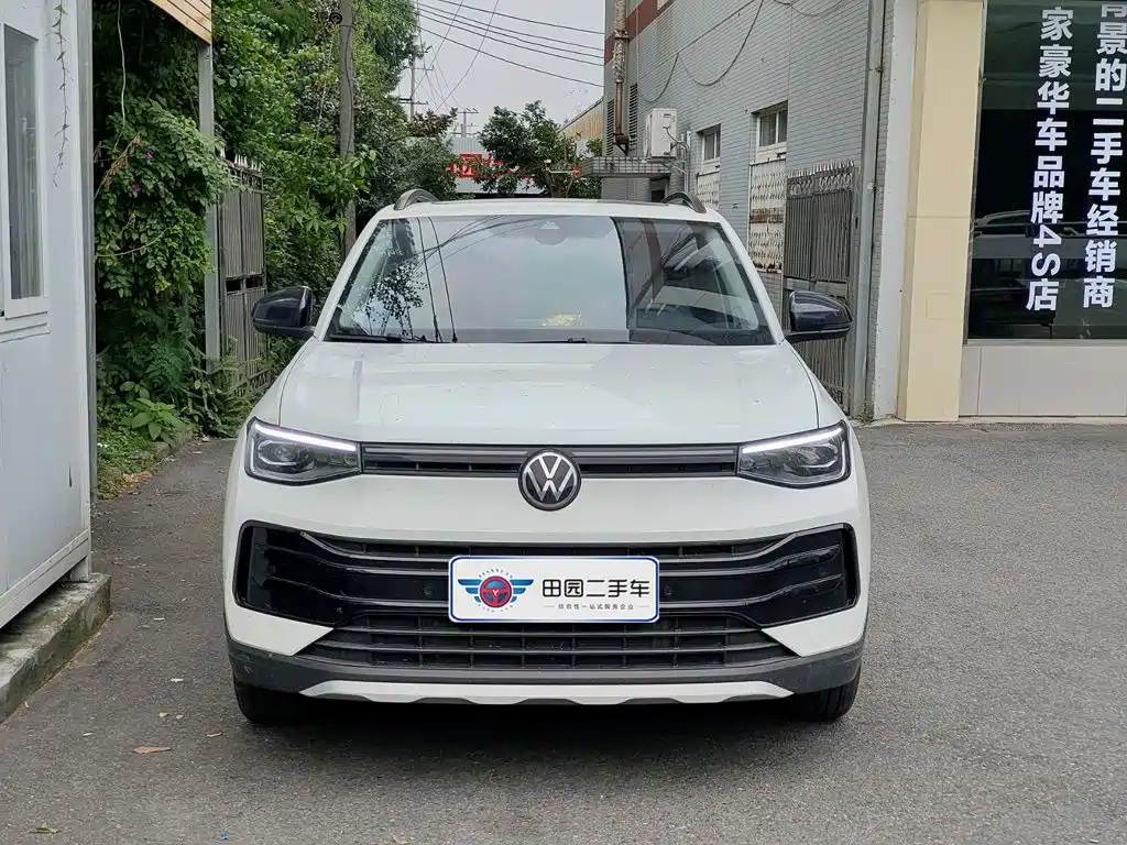 Volkswagen Tharu — миниатюра 2
