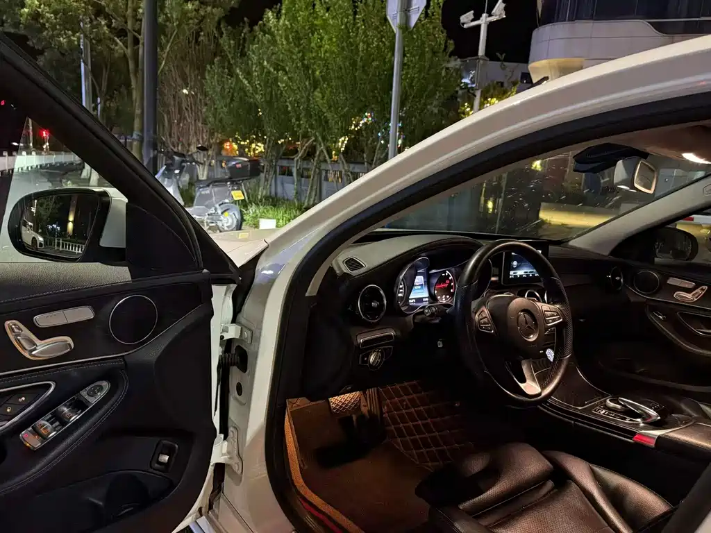 Mercedes-Benz C-Class — миниатюра 8