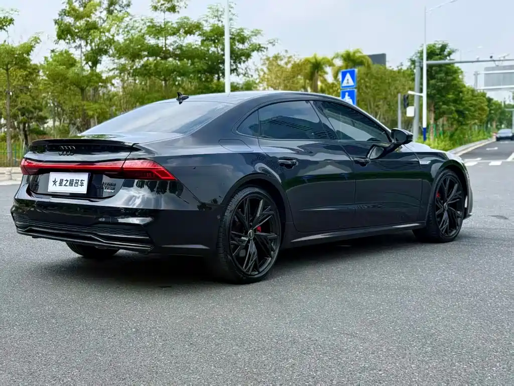 Audi A7L 2024 55 TFSI quattro S-line