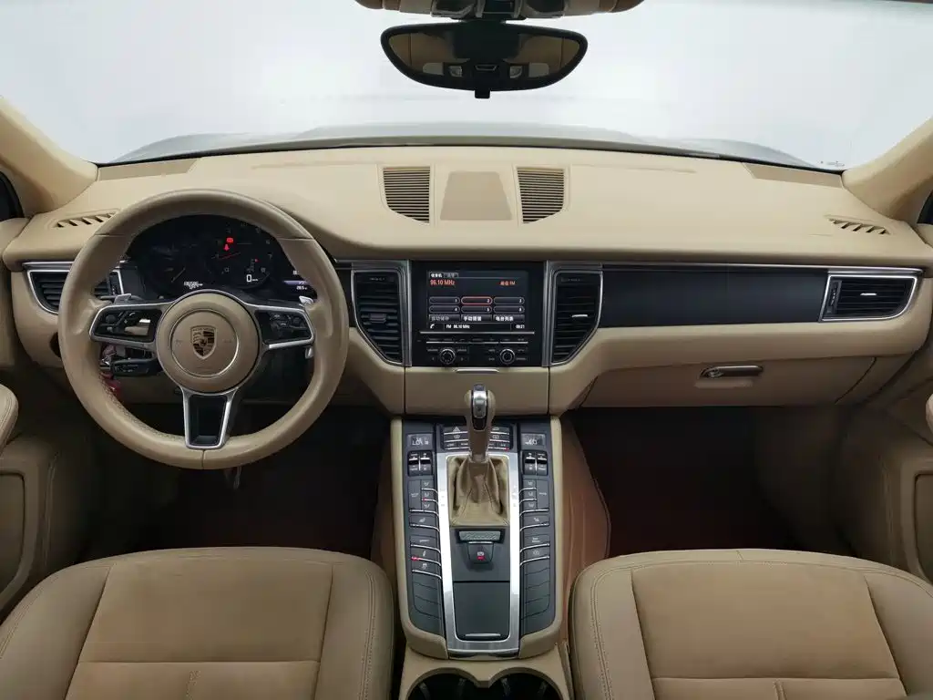 Porsche Macan — миниатюра 5