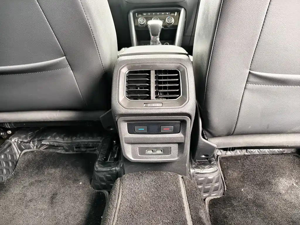 Volkswagen Tiguan L — миниатюра 7