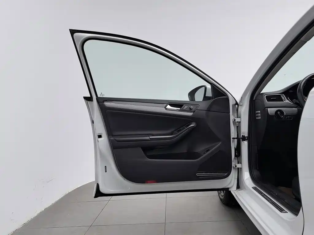 Volkswagen Sagitar — миниатюра 8