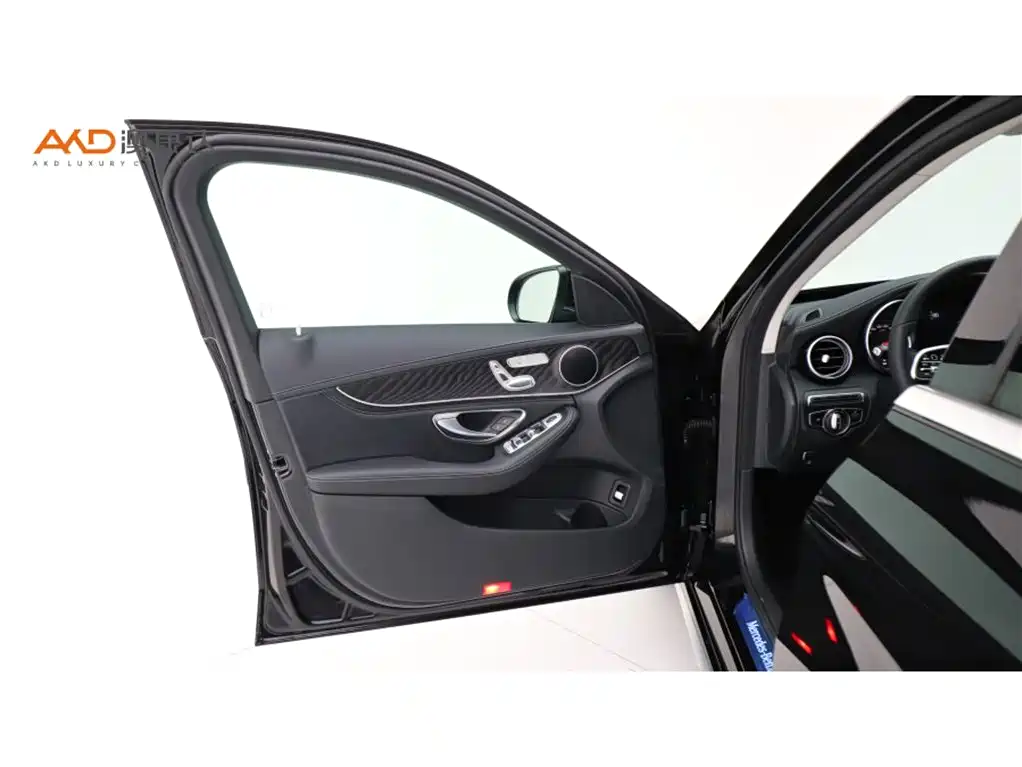 Mercedes-Benz C-Class — миниатюра 10