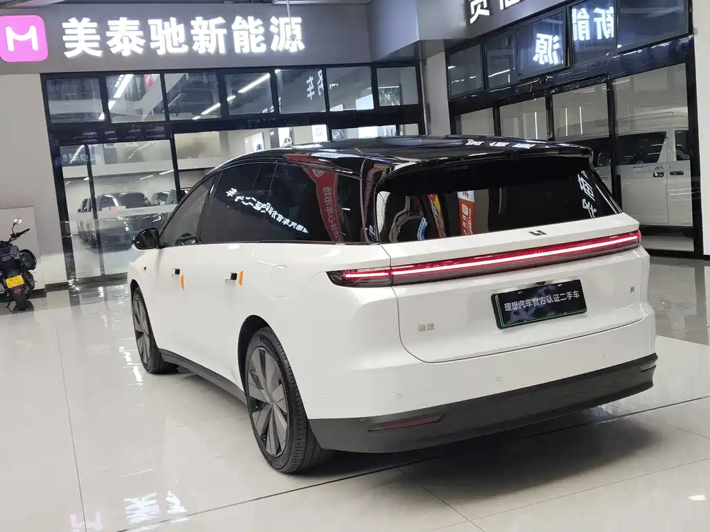 Li Auto i8 2025 Standard