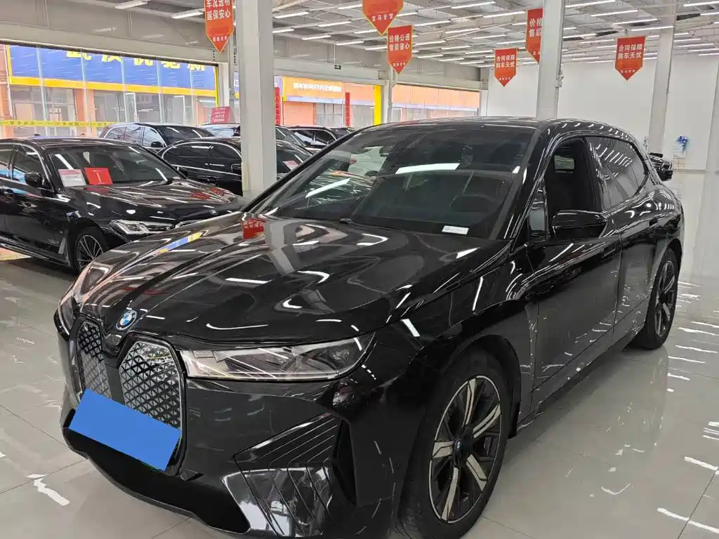 BMW iX