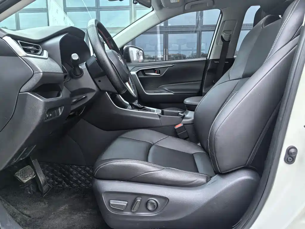 Toyota Wildlander — миниатюра 10