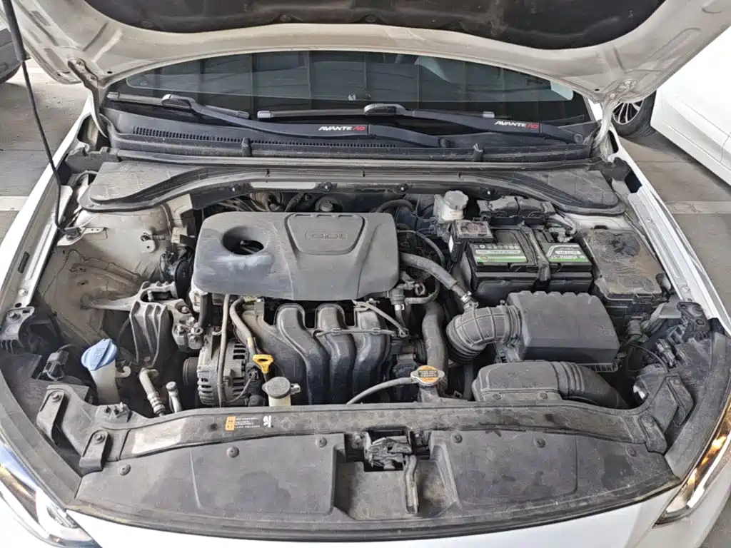Hyundai Elantra — миниатюра 20