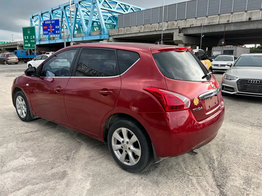Nissan Tiida — миниатюра 9