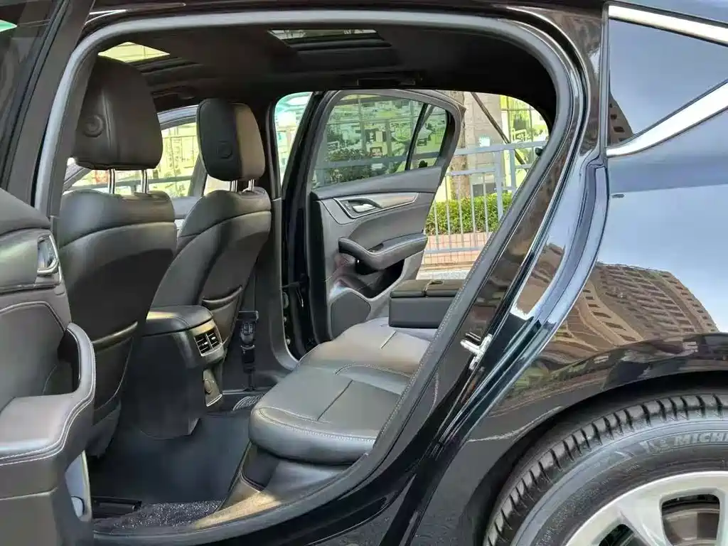 Cadillac CT5 — миниатюра 9