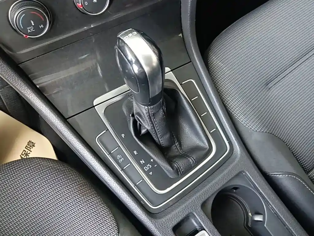 Volkswagen Golf — миниатюра 14