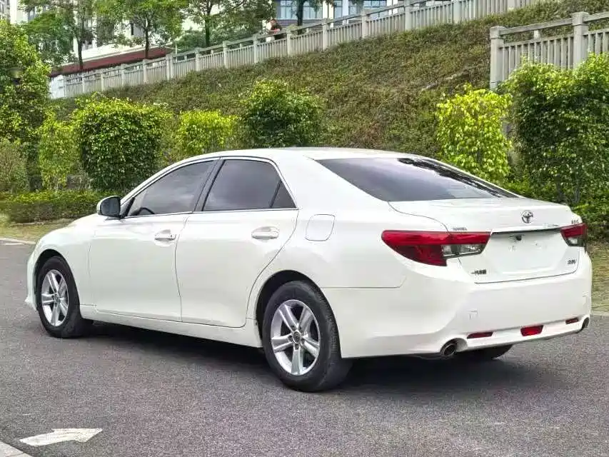 Toyota Reiz — миниатюра 6