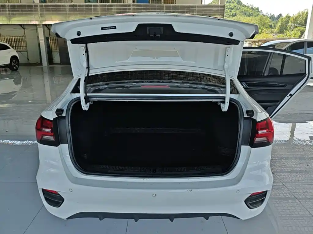 Roewe i5 — миниатюра 19