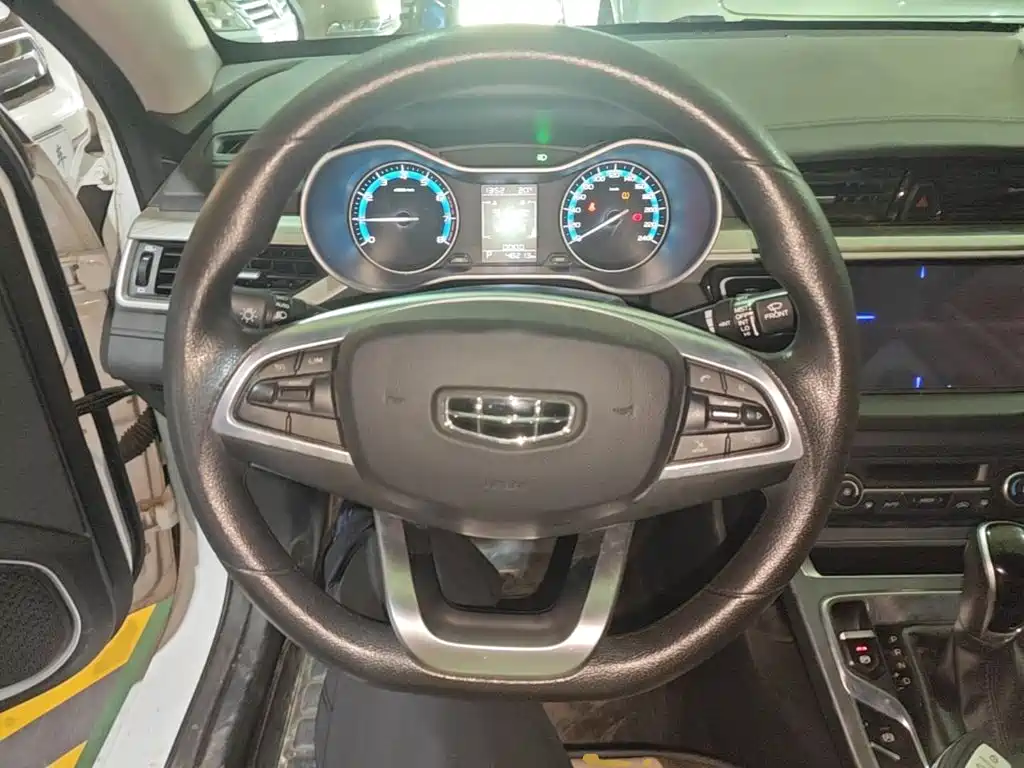 Geely Emgrand — миниатюра 11