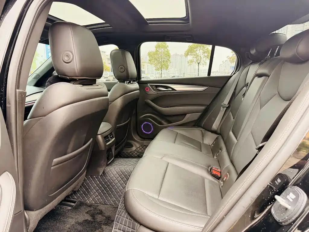 Cadillac CT5 — миниатюра 7