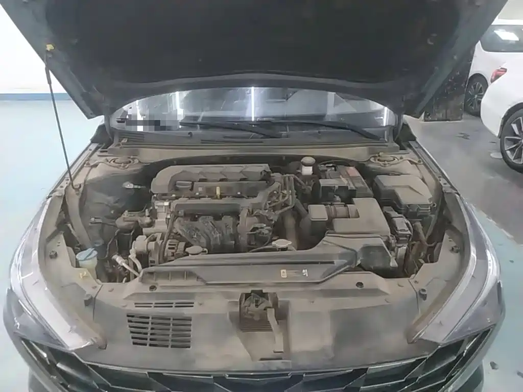 Hyundai Elantra — миниатюра 20