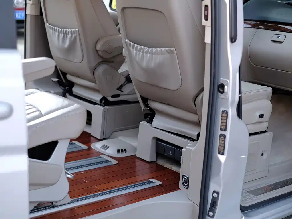 Mercedes-Benz Viano — миниатюра 39