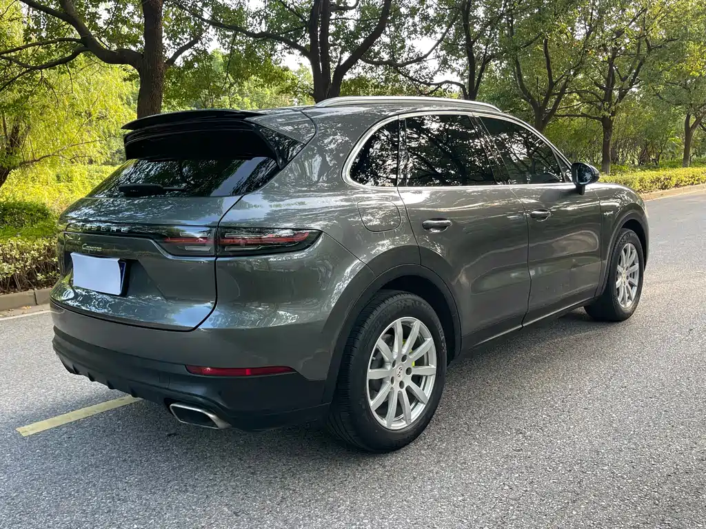 Porsche Cayenne Hybrid — миниатюра 18