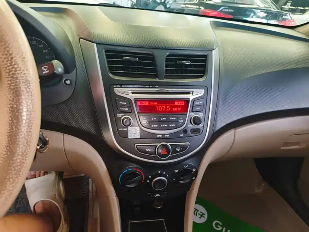 Hyundai Verna — миниатюра 13