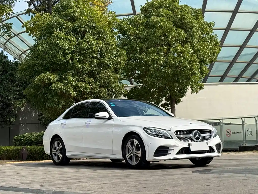 Mercedes-Benz C-Class — миниатюра 3
