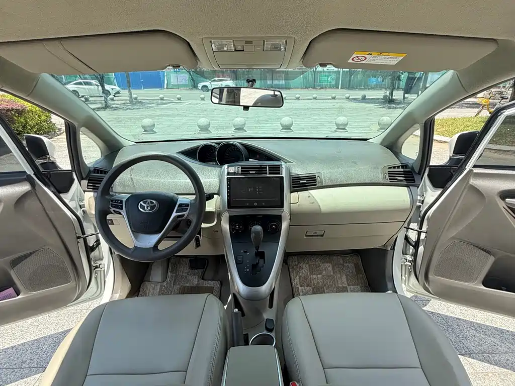 Toyota Verso — миниатюра 17