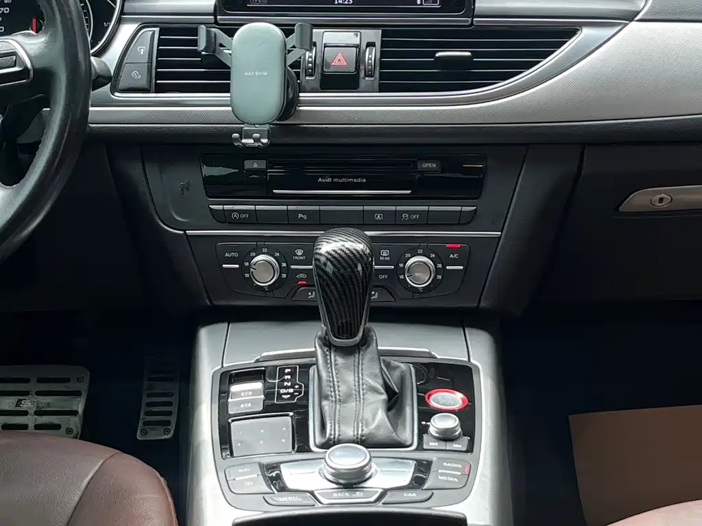 Audi A6L — миниатюра 13