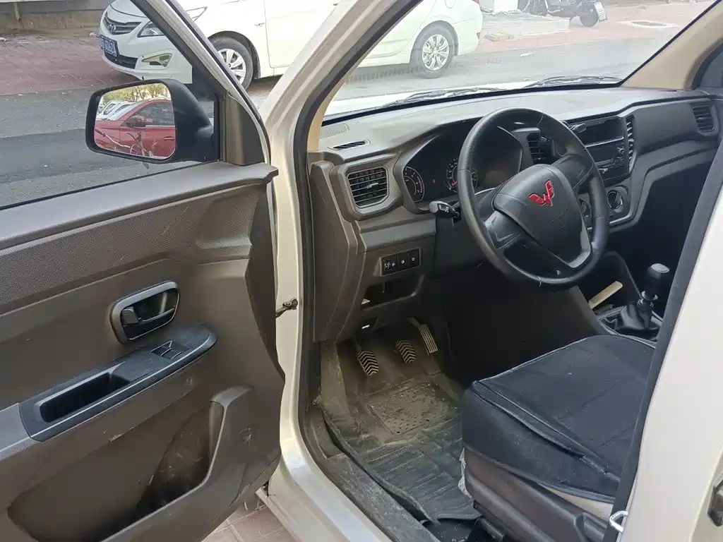 Wuling Hongguang V — миниатюра 12