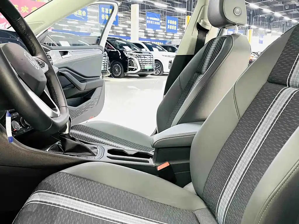 Volkswagen Sagitar — миниатюра 4