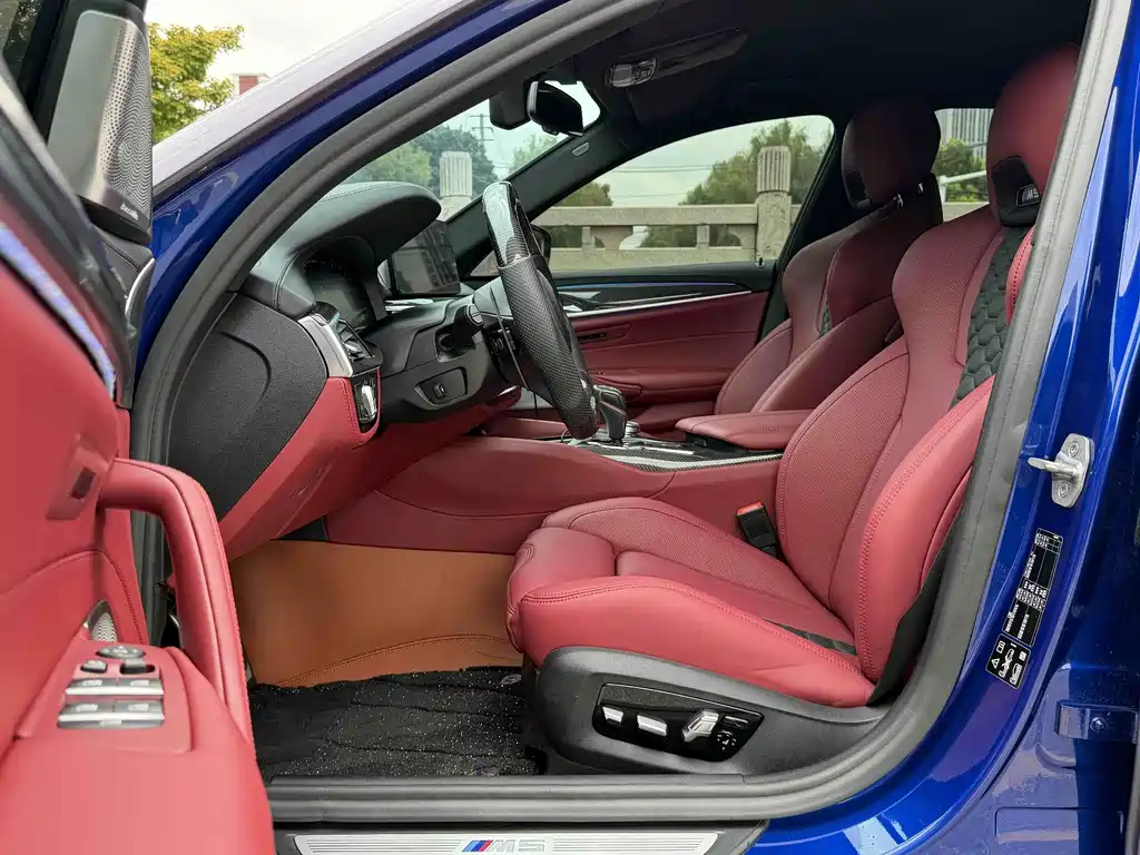 BMW M5 — миниатюра 8