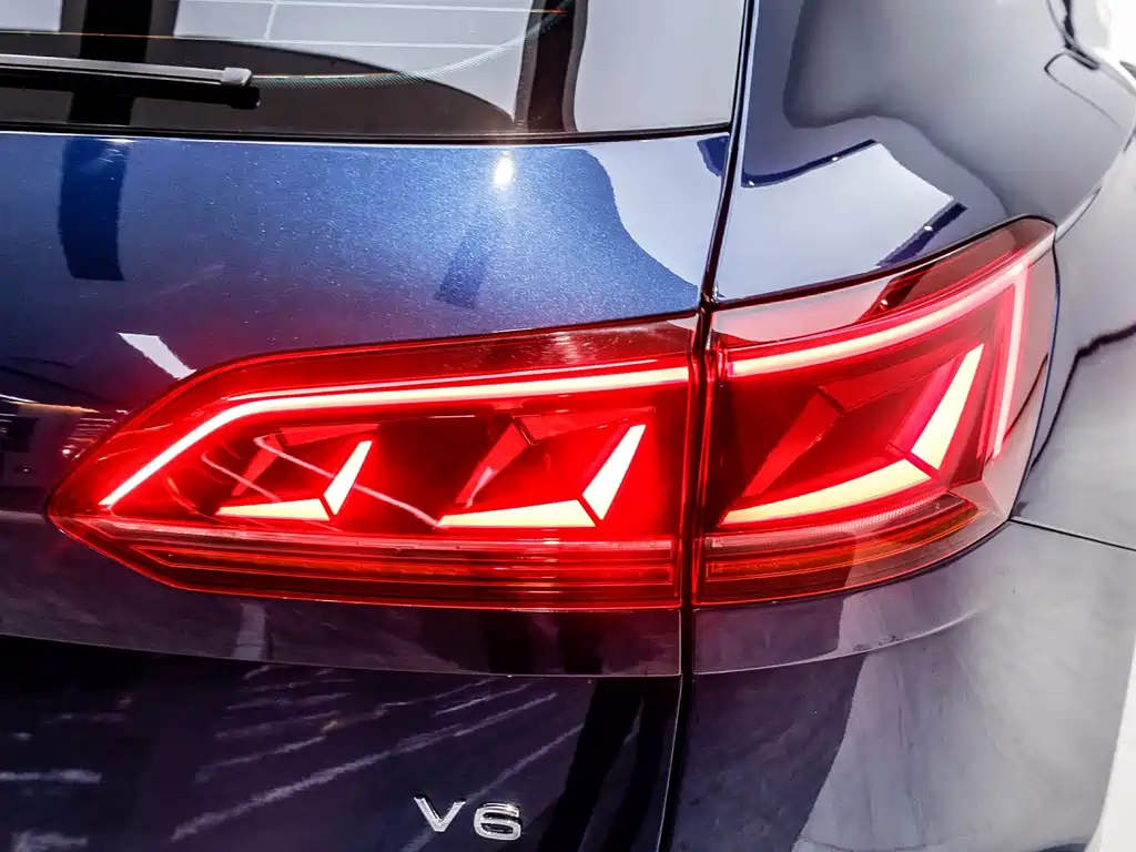 Volkswagen Touareg — миниатюра 10
