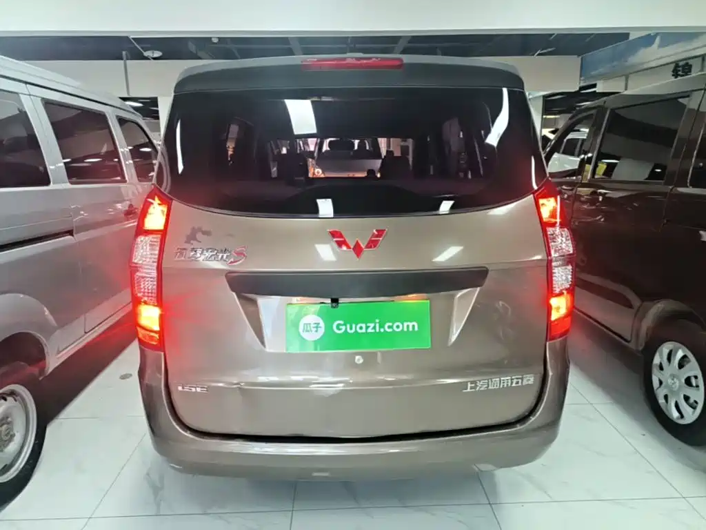Wuling Hongguang — миниатюра 6