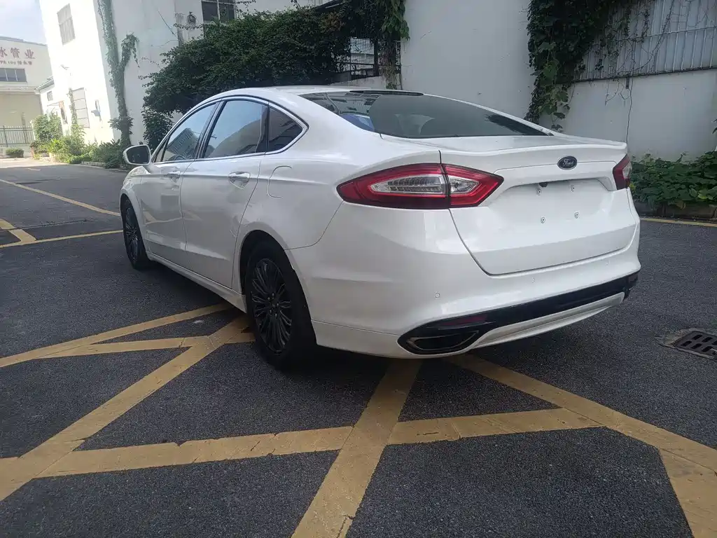 Ford Mondeo — миниатюра 12