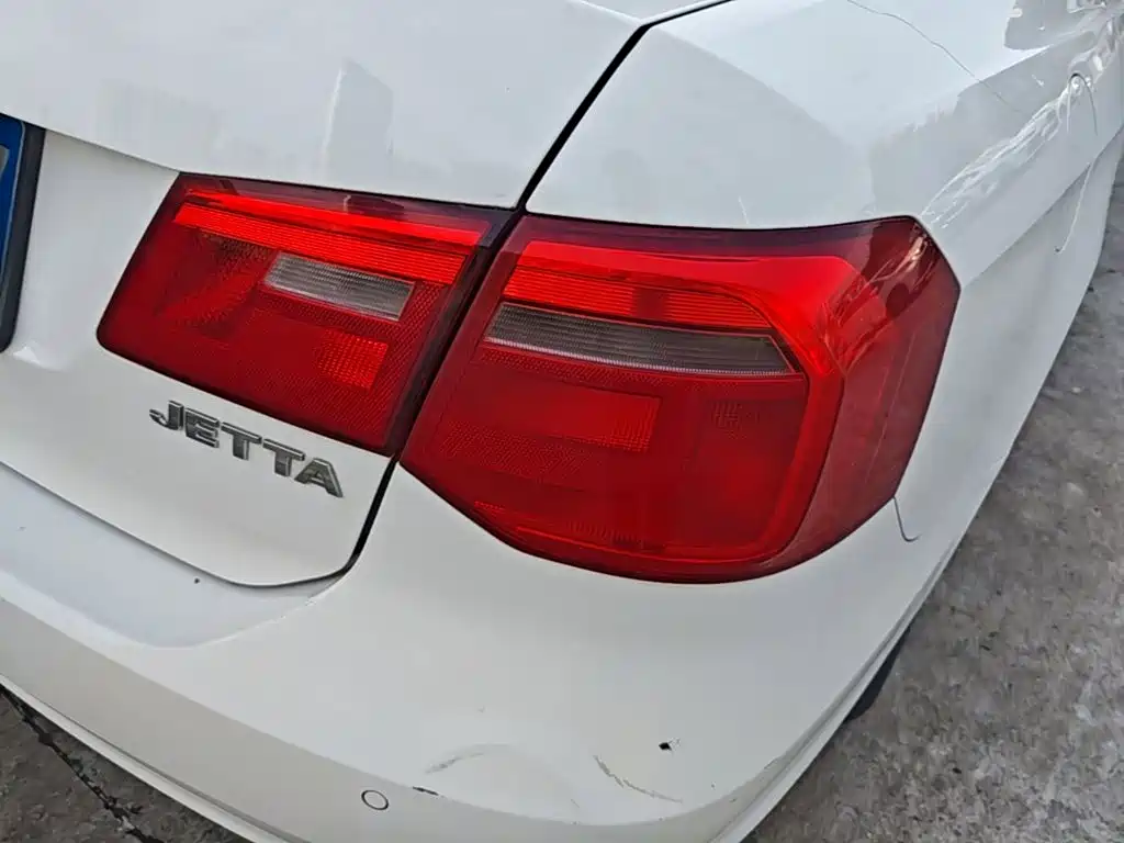 Volkswagen Jetta — миниатюра 8