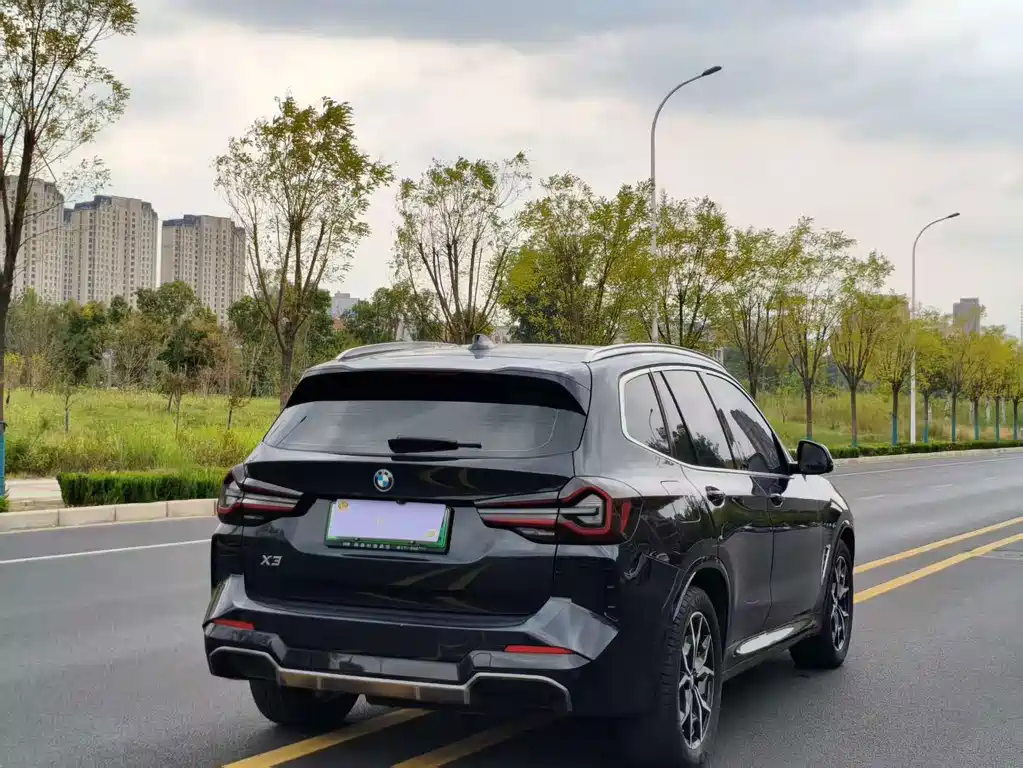 BMW iX3 — миниатюра 9