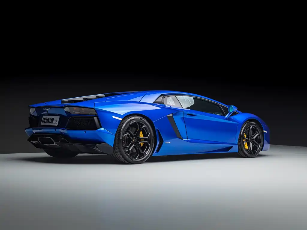 Lamborghini Aventador — миниатюра 8
