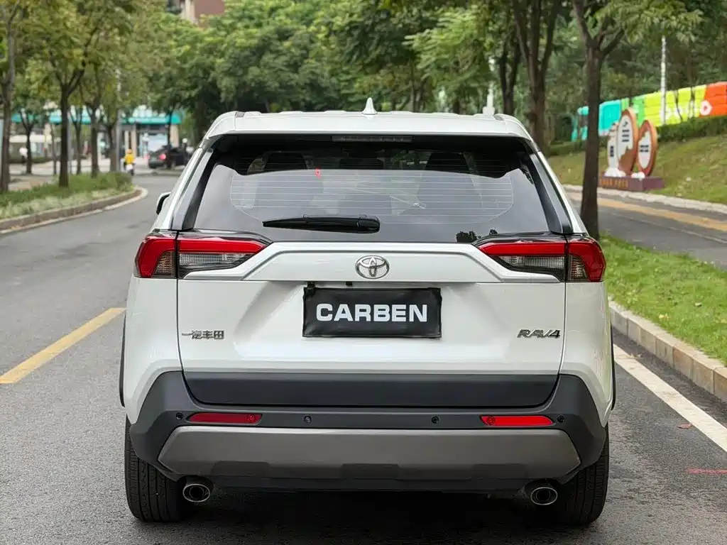 Toyota RAV4 — миниатюра 8
