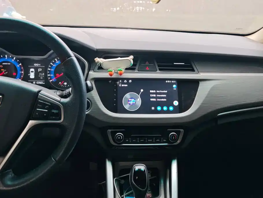 Geely Vision X3 — миниатюра 13