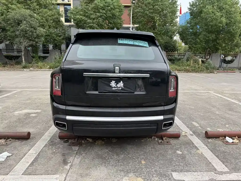 Rolls-Royce Cullinan — миниатюра 8