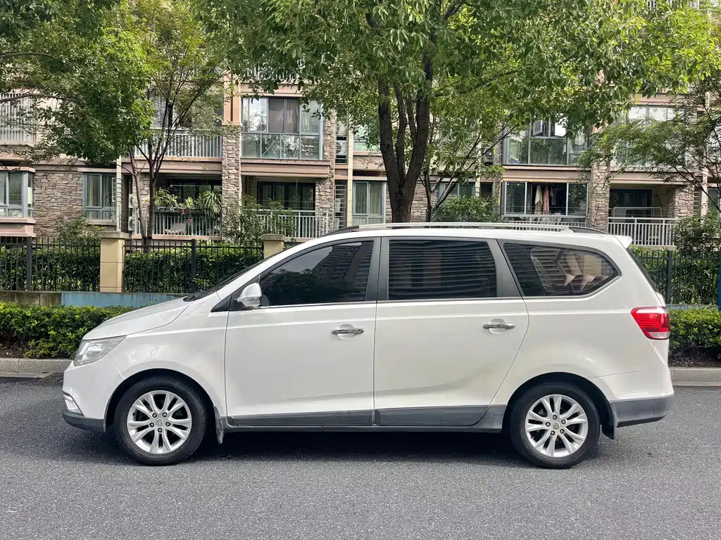 Baojun 730 — миниатюра 2