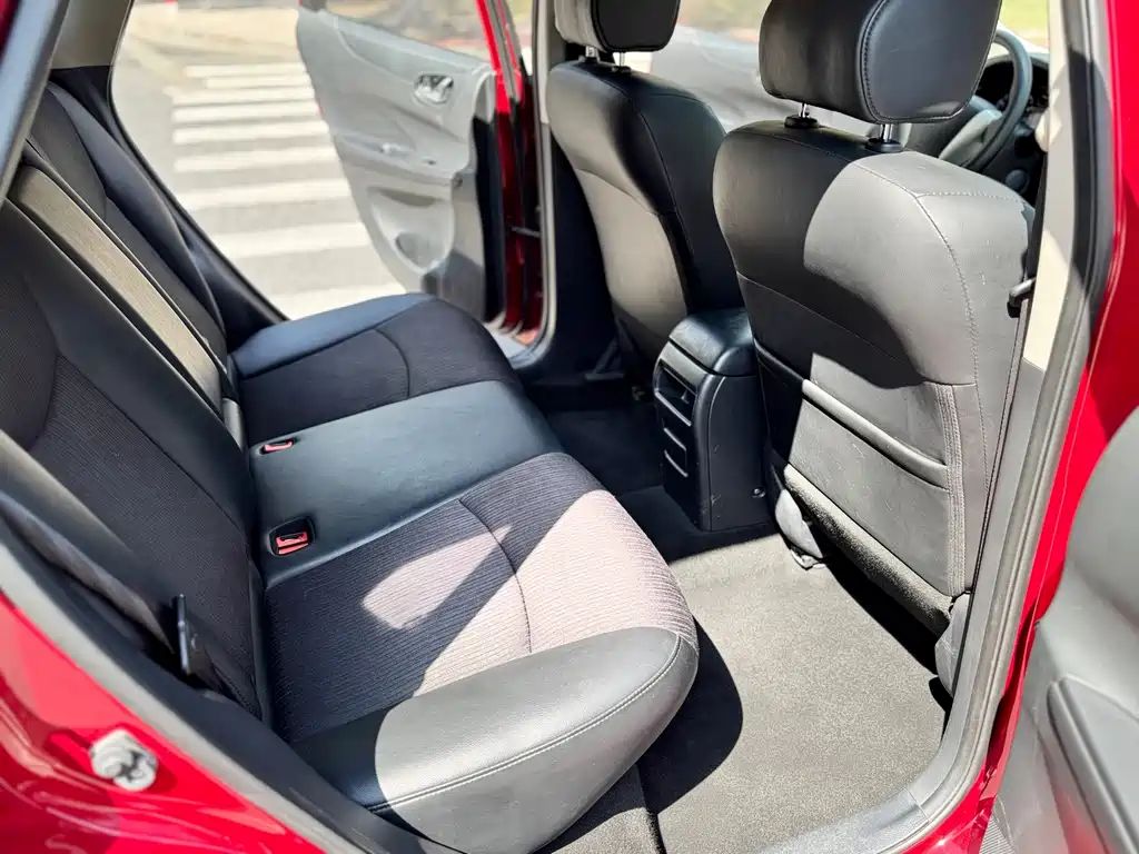 Nissan Tiida — миниатюра 11