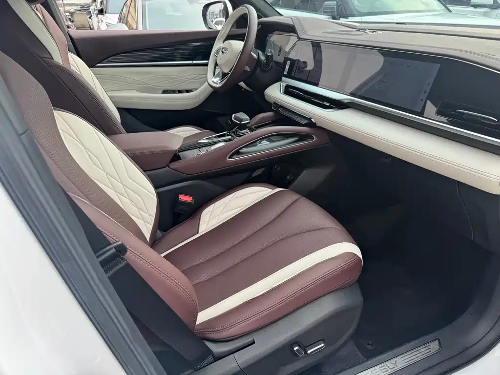 Geely Xingyue L — миниатюра 11