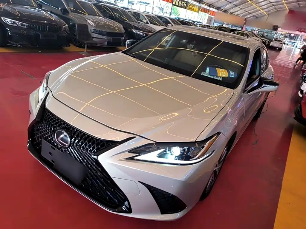 Купить Lexus ES
