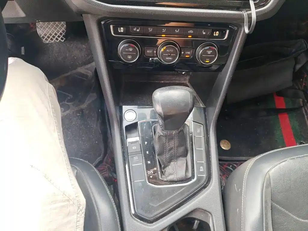 Volkswagen Tiguan L — миниатюра 14