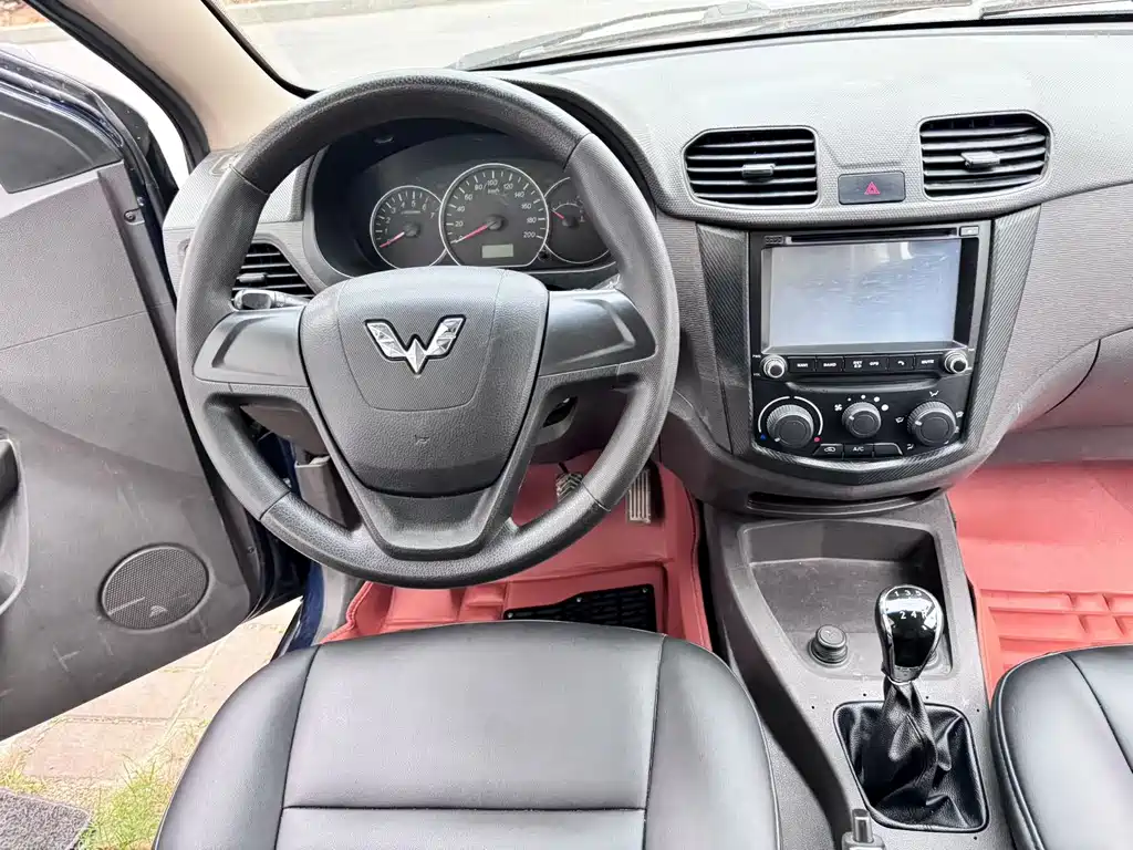 Wuling Hongguang — миниатюра 6